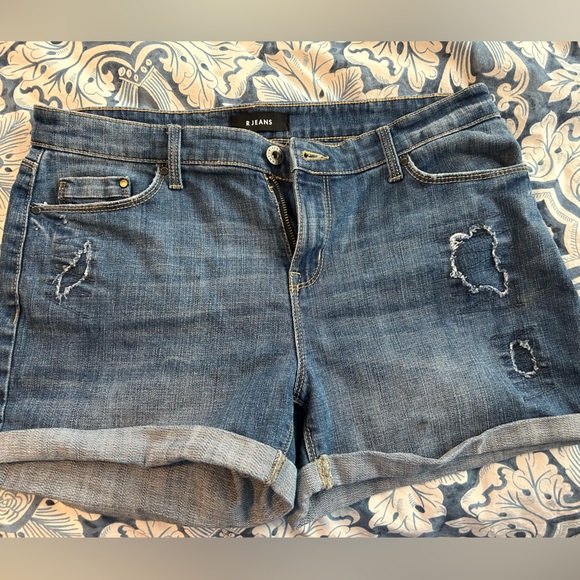 Distressed Jean shorts - Picture 1 of 2